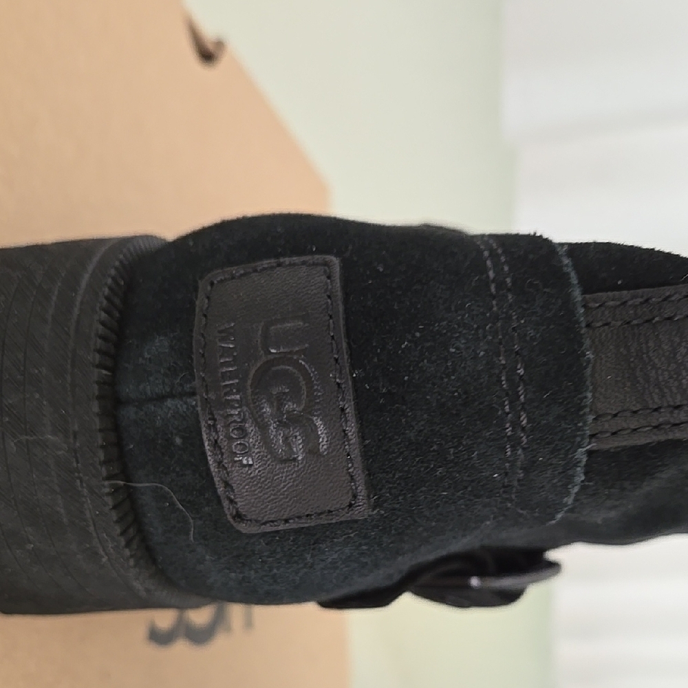 UGG Zia Black Suede Boots Sherpa Lined NWT 7.5 Womens - Picture 3 of 13